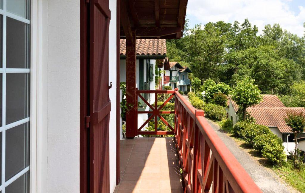 Slide Balcon d’un appartement 2 pièces 4 personnes à collines iduki