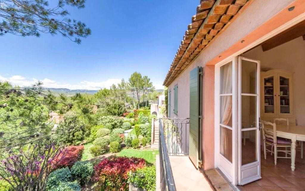 Slide Open balcony with views of the Var countryside in a hamlet house at Domaine de Saint-Endréol Golf & Spa Resort in La Motte-en-Provence