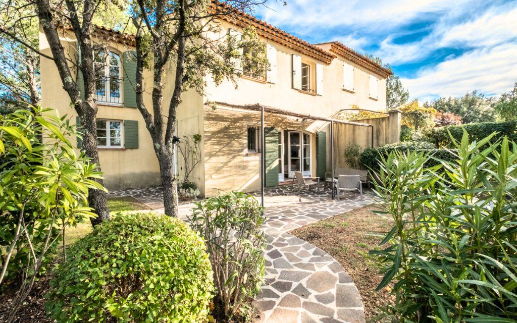 Slide Private furnished terrace of a hamlet house at Domaine de Saint-Endréol Golf & Spa Resort in La Motte-en-Provence