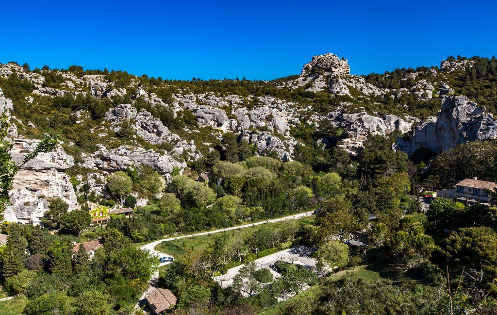 Slide Green landscape of the Alpilles site in Provence