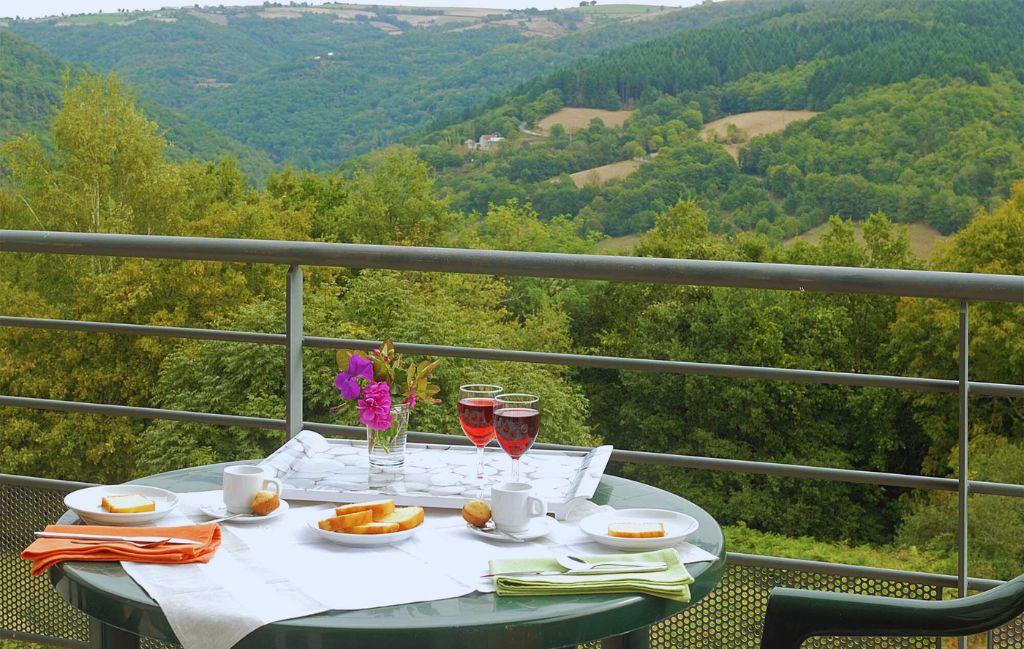 Slide Terrace with outdoor seating area and views of the lush countryside