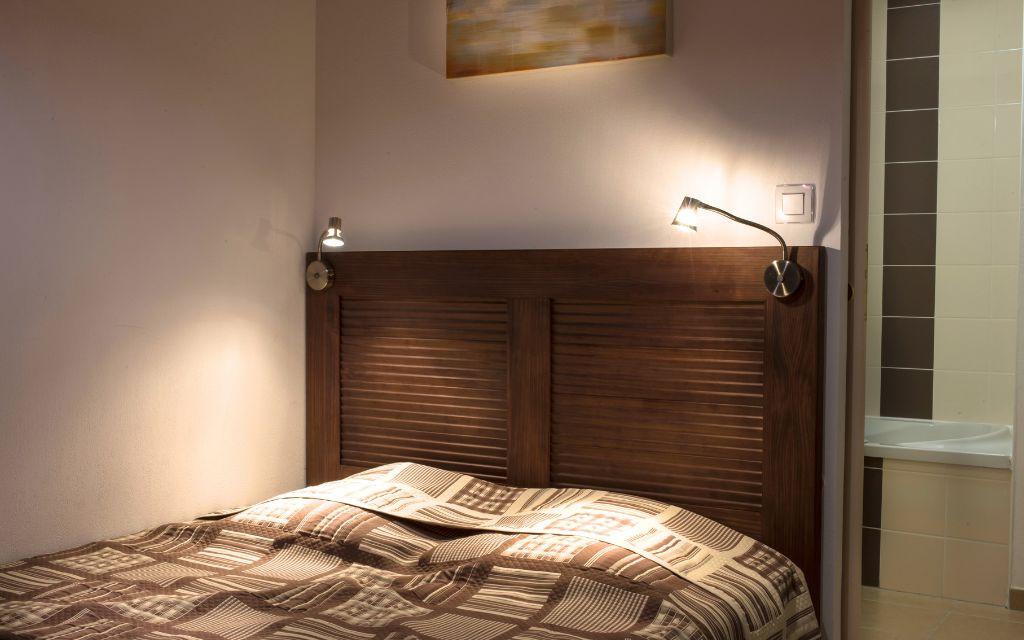 Slide Double bedroom for two people in an apartment at Résidence Le Clos du Rocher