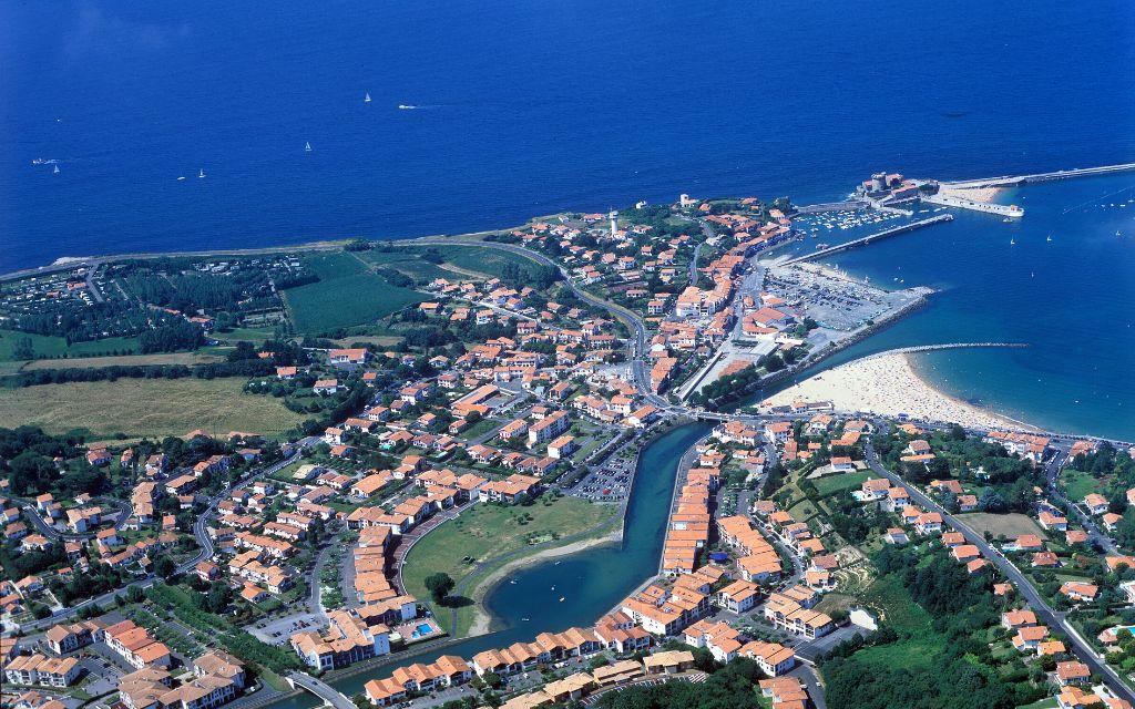 Slide Aerial view of the residence overlooking the Bay of Ciboure