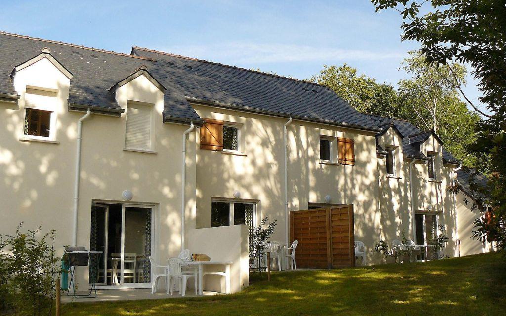 Slide Espaces extérieurs des maisonnettes du Domaine de la Baie à Audierne en Bretagne