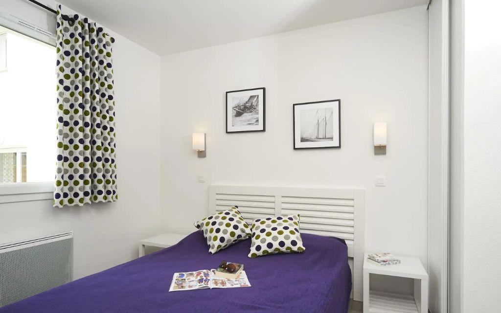 Slide Bedroom for two guests in a cottage at the Domaine de la Baie in Audierne