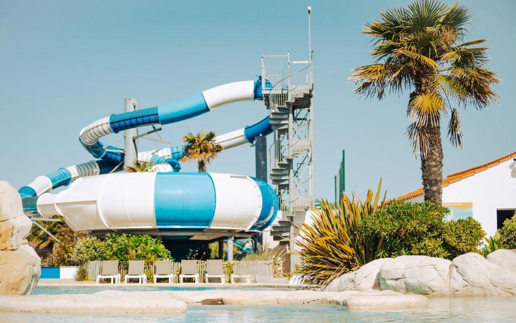 Slide Spiral water slide within the water park at Les Places Dorées campsite