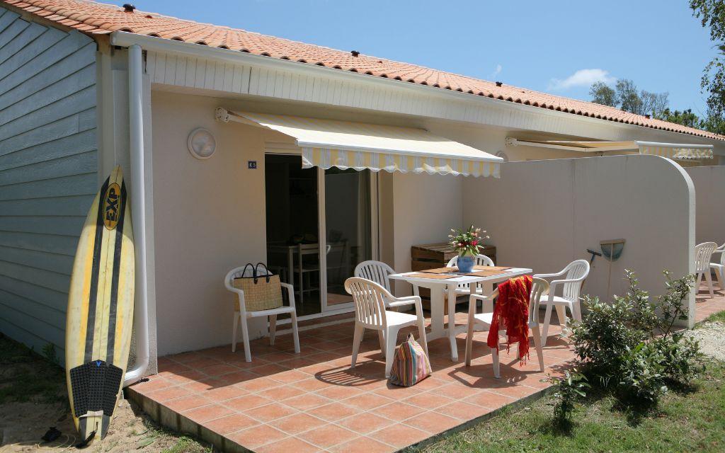 Slide Air-conditioned cottage for 5 people in the Les Sables Vignier residence on Oléron