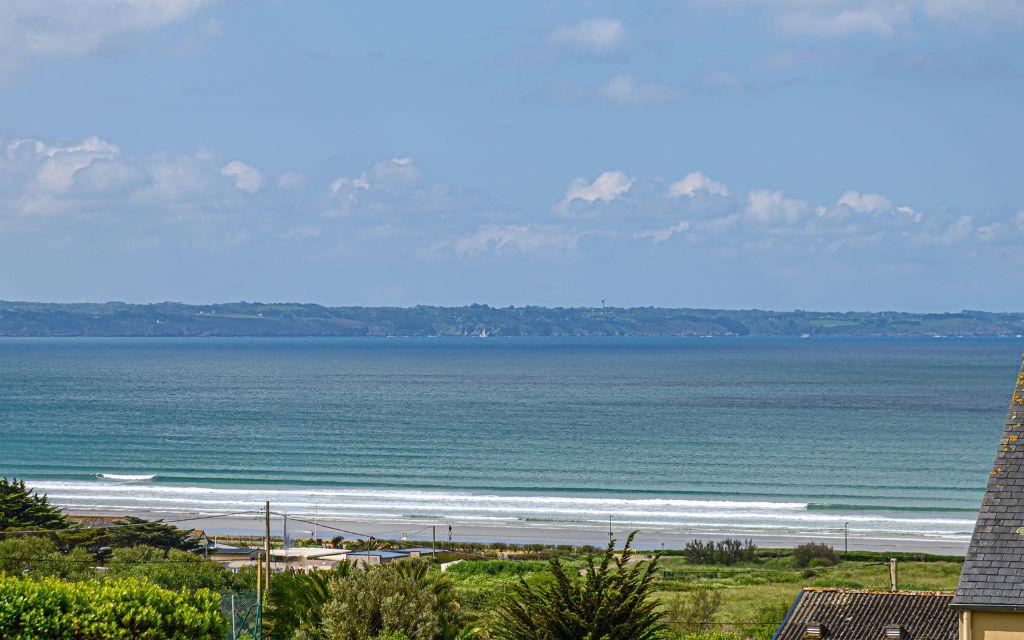 Slide Plage en face des terrasses de Pentrez à Saint Nic