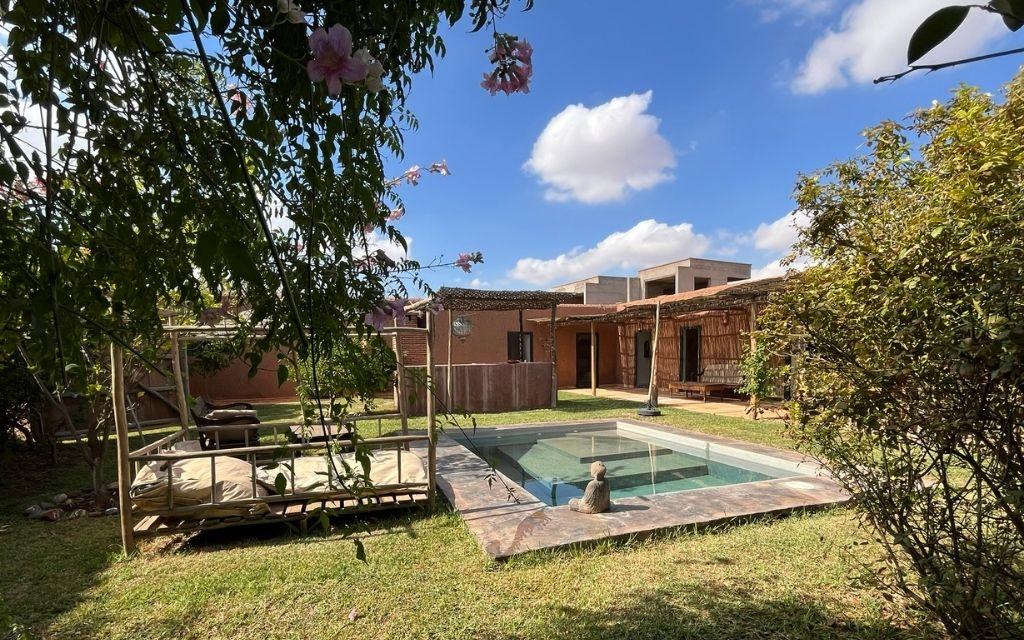 Slide Villa Dar Wellness with private swimming pool and poolside daybed