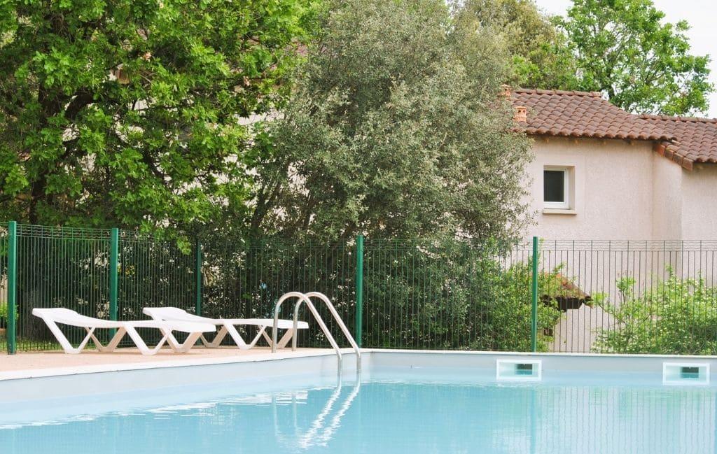 Slide Piscine du Domaine des Cazelles dans le Lot à Cajarc
