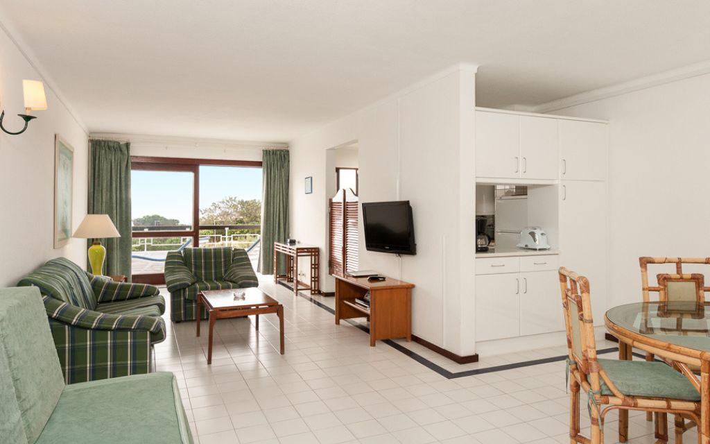 Slide Example of a living room in apartments located on the first floor of the Do Parque residence in Olhos d’Água