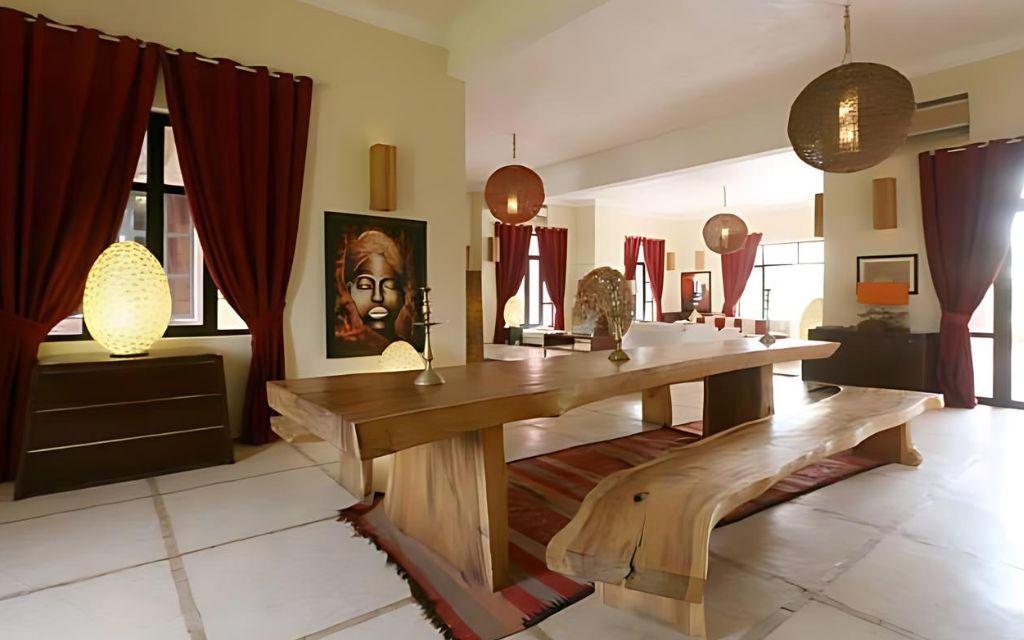 Slide Dining table at Villa Dar Dream in Marrakech