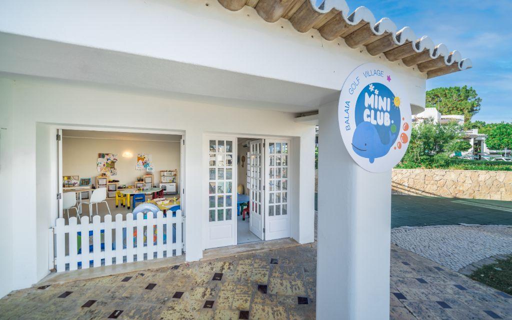 Slide Activités et clubs enfants en saison au Balaia Golf Village