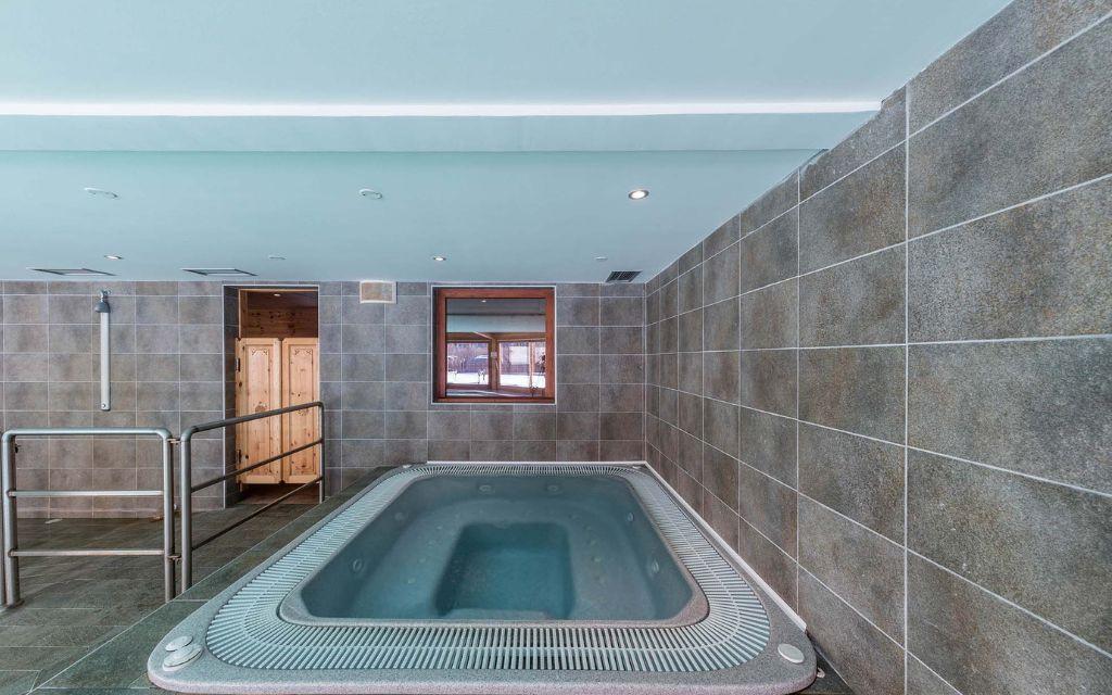 Slide Jaccuzi de l'espace bien être de la résidence les balcons du viso