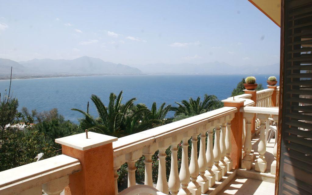 Slide Sea view from accommodation at the Baia d’Oro residence in Sicily, Italy
