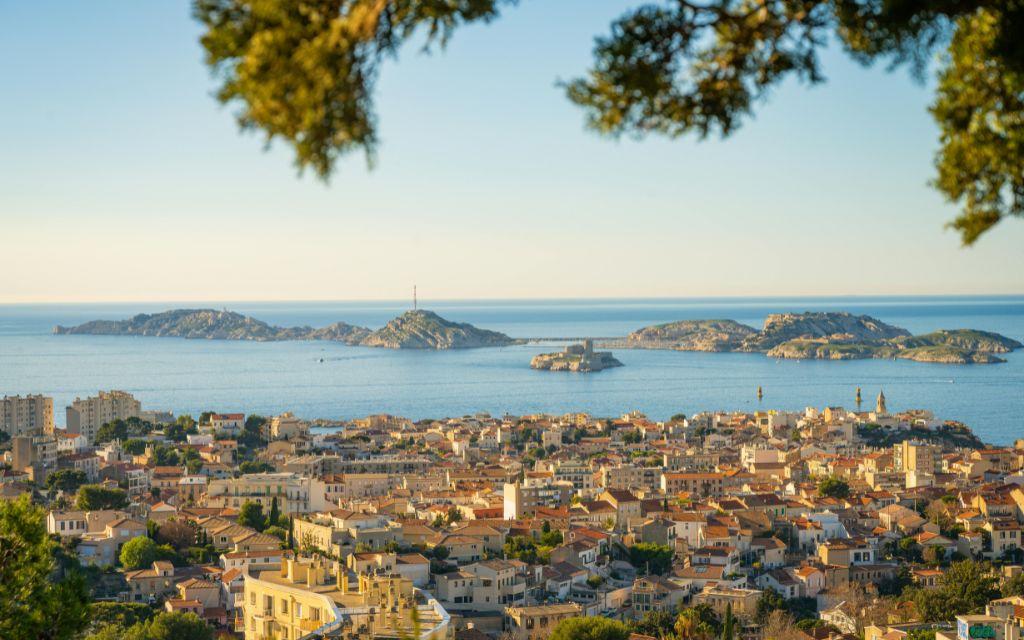 Slide Excursions sur l'île du Frioul et Château d'If  Marseille