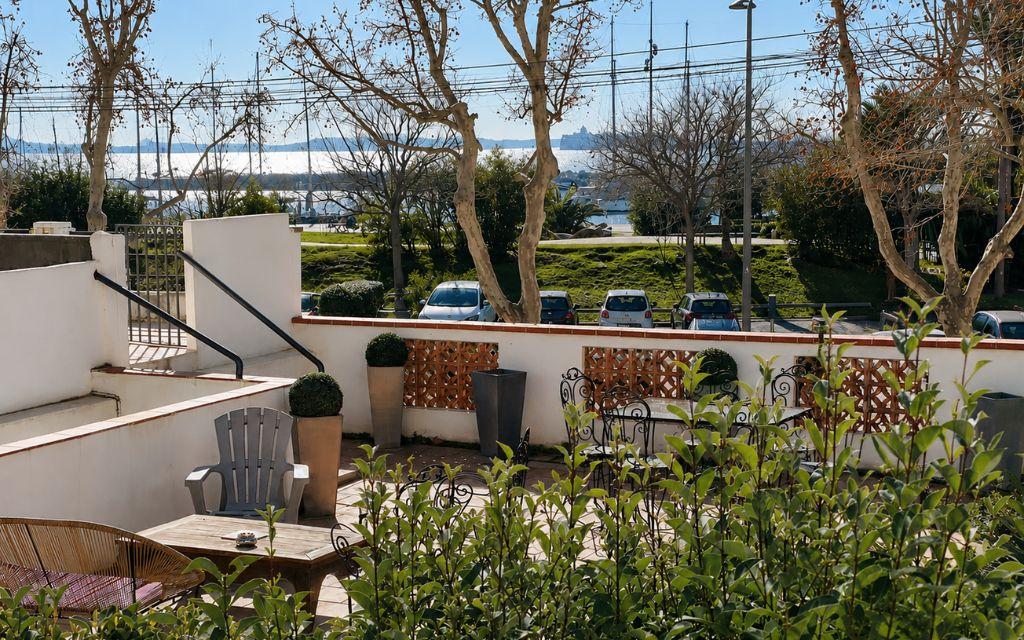 Slide Maison de vacances à Marseille avec terrasse et vue sur l'Estaque Maison La Folie