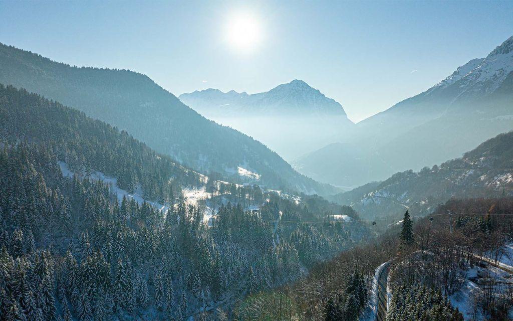 Slide Panoramas sur les sommets de Vaujany depuis la résidence Les Epinettes