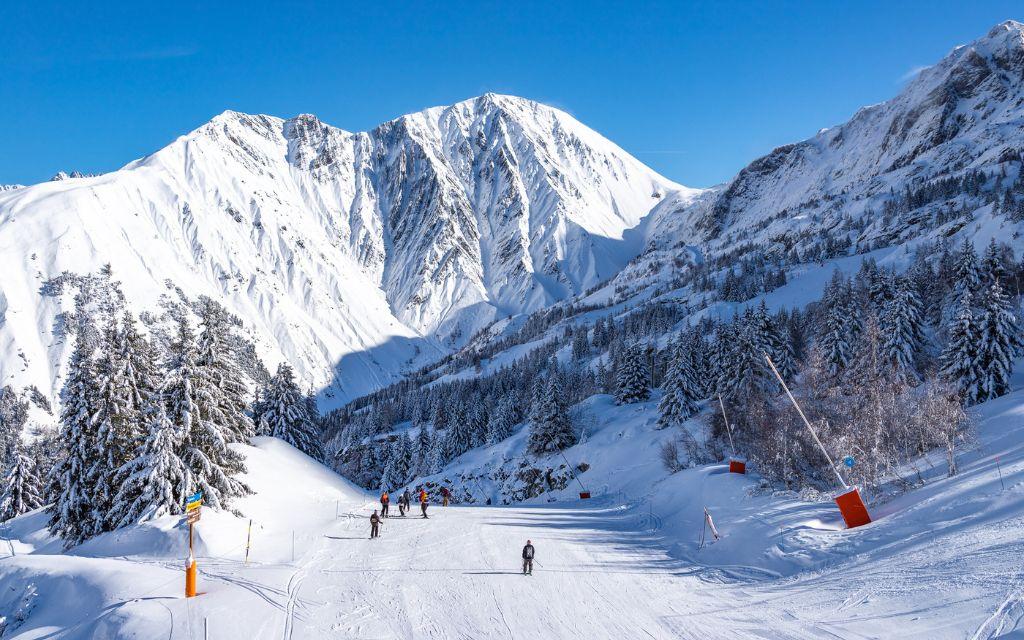 Slide Accès au domaine skiable de l'Alpes d'Huez depuis la résidence Les Epinettes à Vaujany