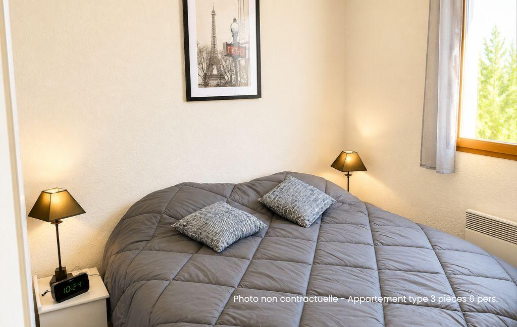 Slide Chambre double d'un appartement pour 6 personnes au hameau des Sources pour une cure à Montbrun-les-bains