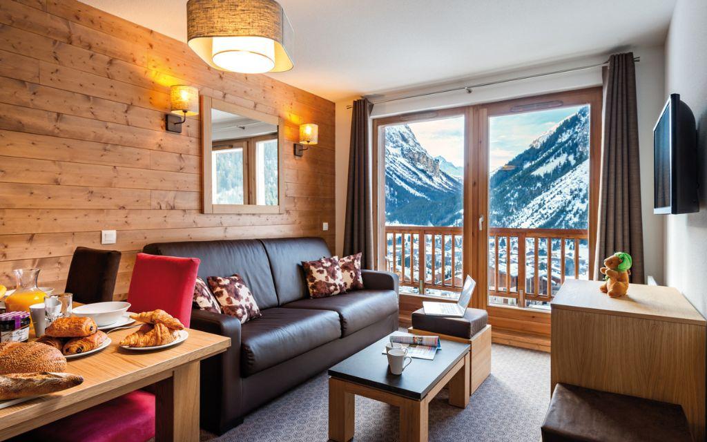 Slide Appartement avec vue pistes aux Hauts de la Vanoise à Pralognan
