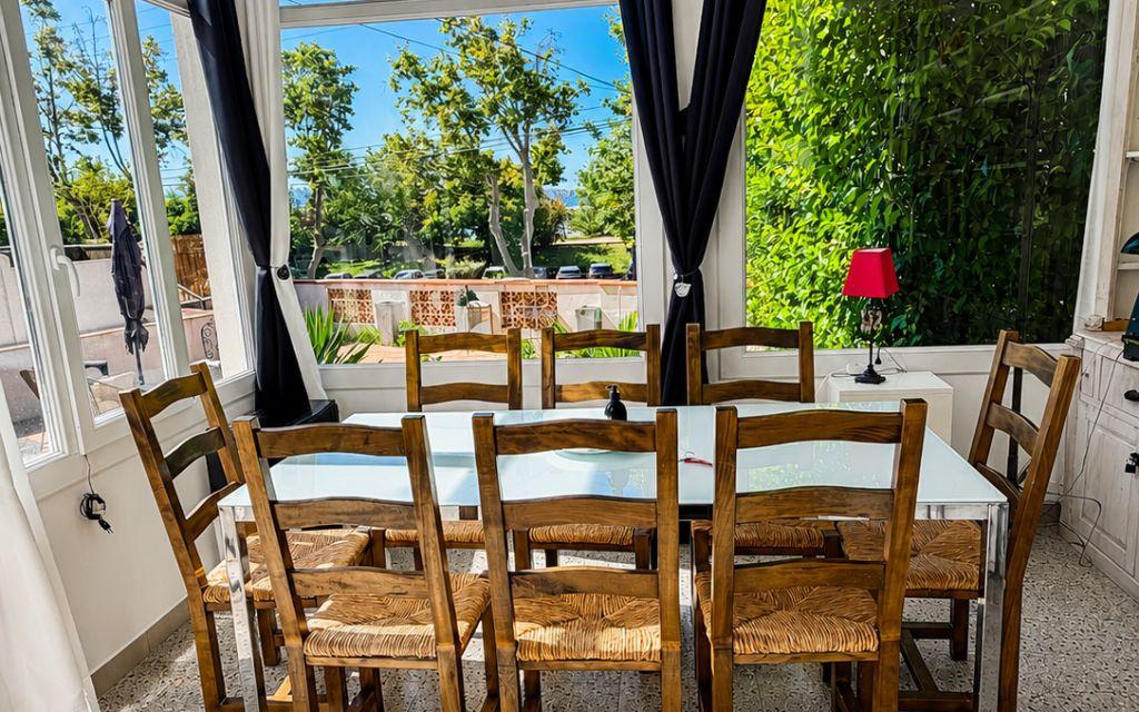Slide Salle à manger la Maison La Folie à Marseille