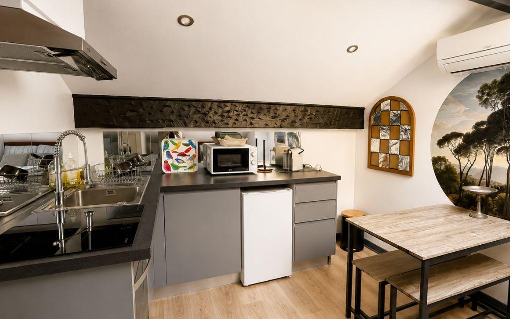 Slide Kitchen in the Nemo apartment in Marseille.