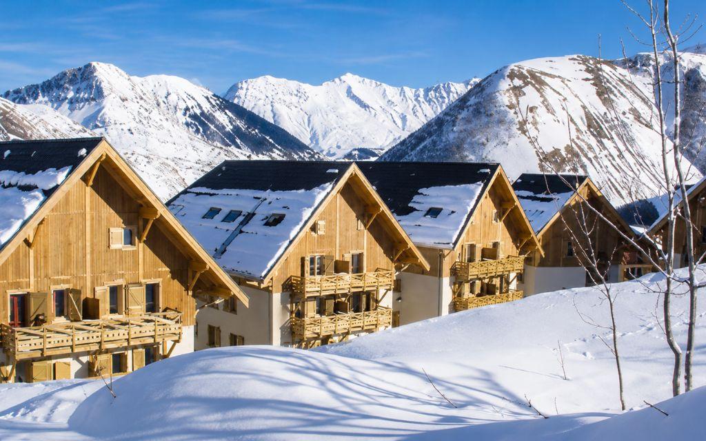 Slide Chalet de la résidence Saint-Sormin enneigés