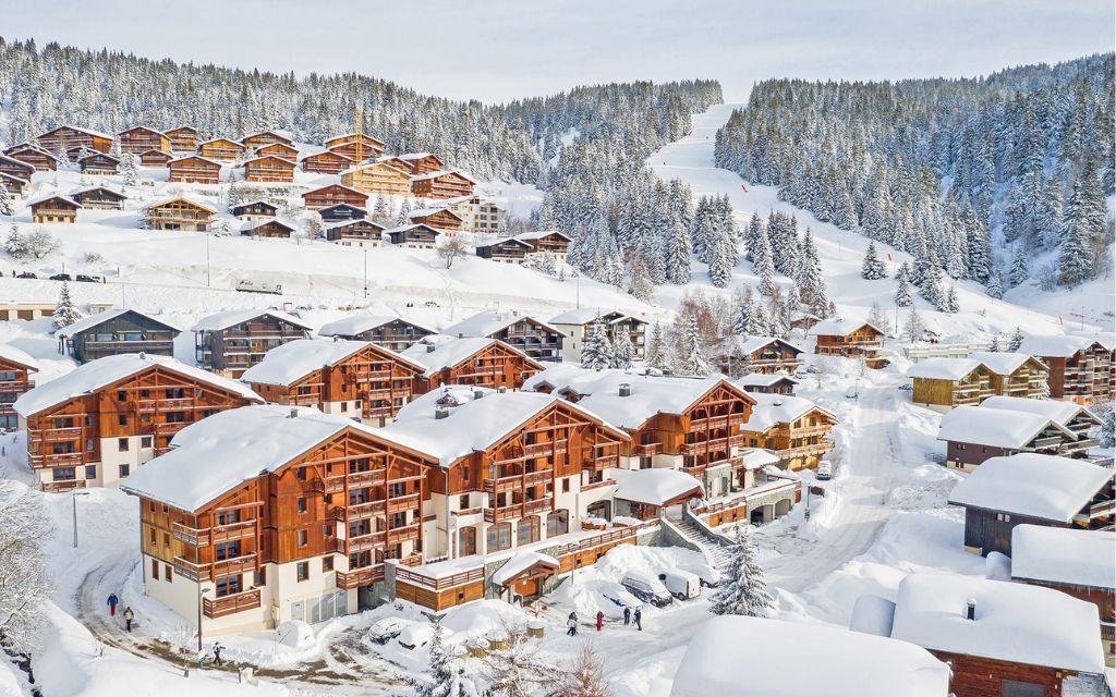Slide B Les Chalets d’Émeraude residence in Les Saisies