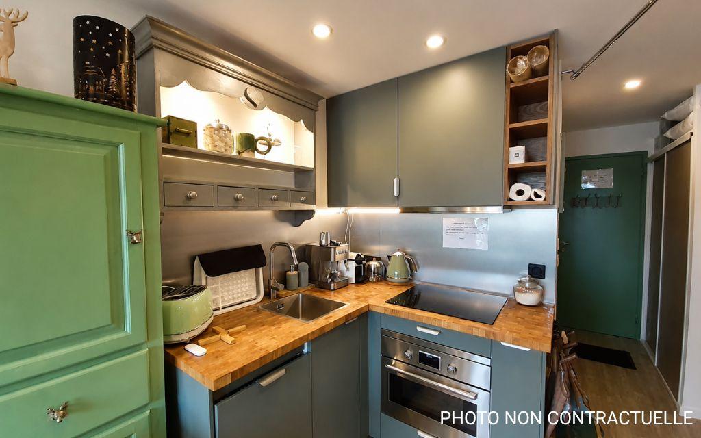 Slide Fully equipped kitchen in the Valfréjus studio