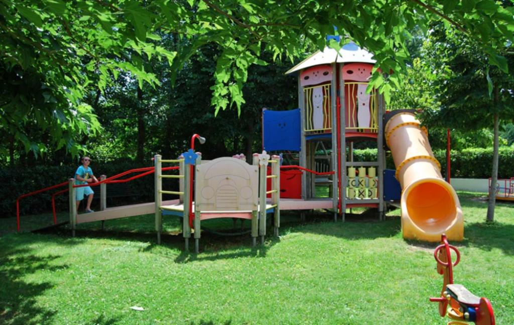 Slide aire de jeux pour enfants