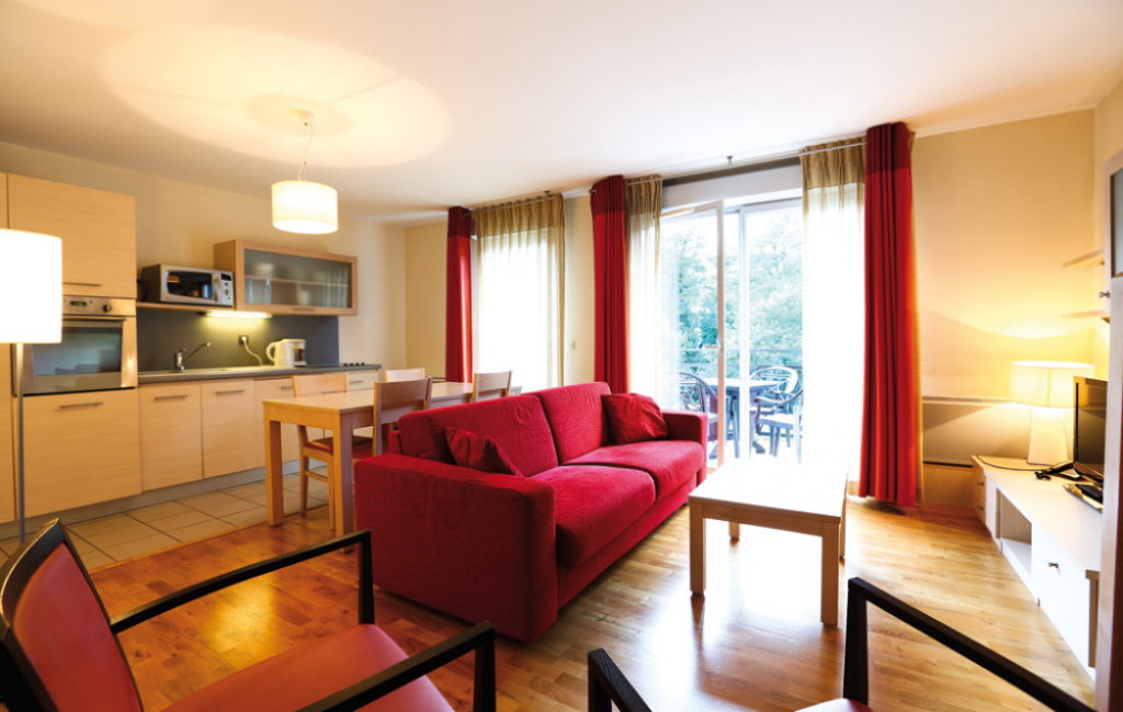 Slide residence Villa du Lac - Divonne - appartement 3 pièces 6 personnes salon