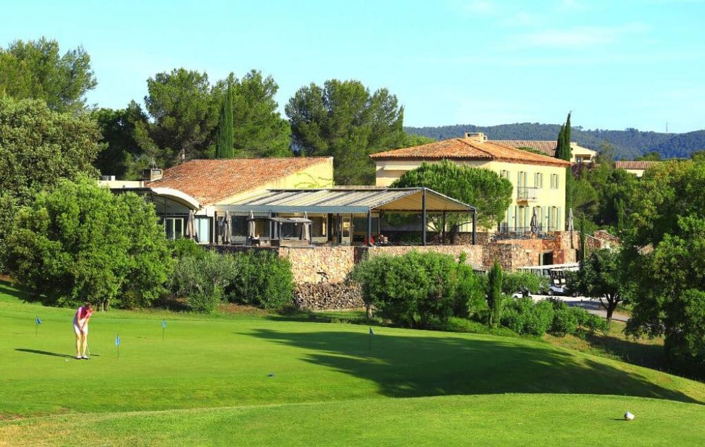 Slide Résidence Les Domaines de St Endréol à la Motte en Provence - Terrain de golf au pied de la résidence