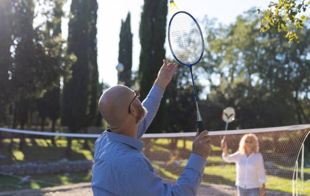 Slide Terrain de volley et de badminton des Maisonnettes Sveta Ana Lodges à Poljice en Croatie