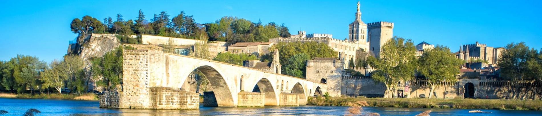 Slide Résidence Sun Hols les Rives du Lac à Saint Saturnin les Avignon - Ville d'Avignon