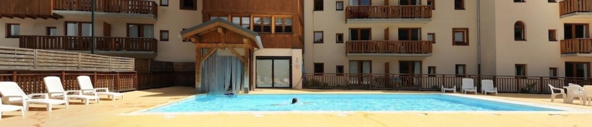Slide La piscine de la résidence La Turra à Valfréjus