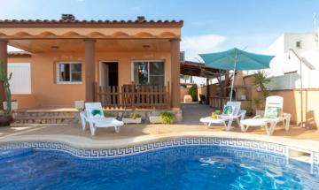 Maison Lorena***