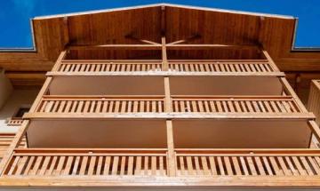 Arya Living Stone ****