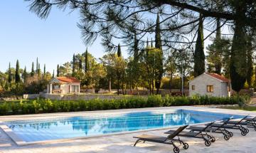 Maisonnettes Sveta Ana Lodges ***