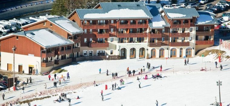 Vue globale de la Résidence Les Grandes Feignes au pieds des pistes