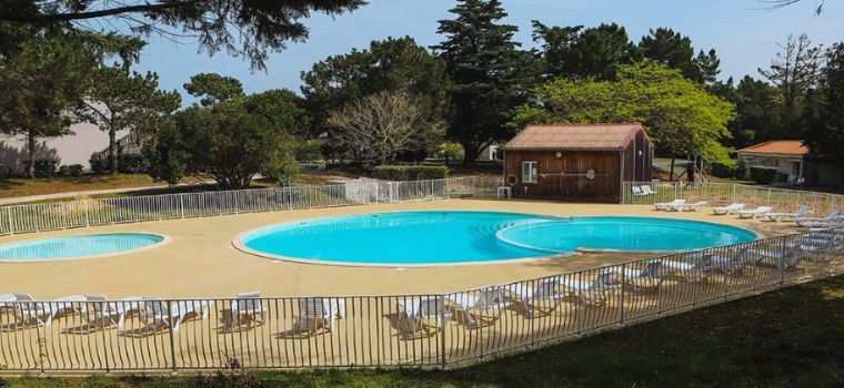 Central outdoor swimming pool at Les Sables Vignier on the island of Oléron