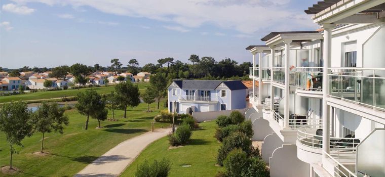 Overview of the Fontenelles houses and the golf course as seen from the residence apartments