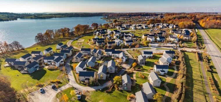 Domaine de Golden Lakes Village en Belgique au bord du lac