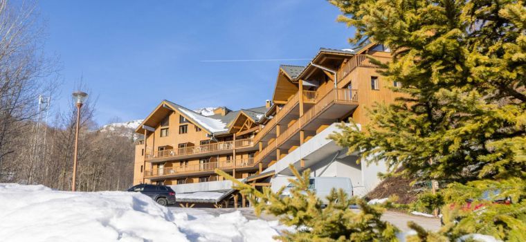 Vue générale de la Résidence Les Bottières sous un manteau de neige