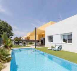 Maison Elidia *** - Location de vacances en maison avec piscine privée