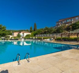 Le Domaine de Camiole - swimming pool