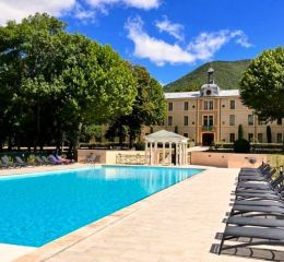 Piscine du Château des Gipières à Montbrun-les-Bains