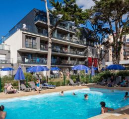 Swimming pool at the Prestige de la Plage residence in Pornichet