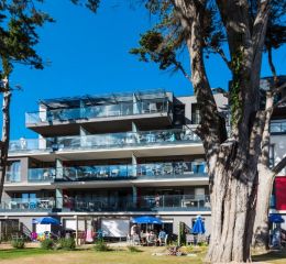 Facade of the Prestige de la Plage residence in Pornichet