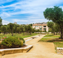 Résidence Le Domaine de Bourgeac - Paradou - Location proche des Baux de Provence